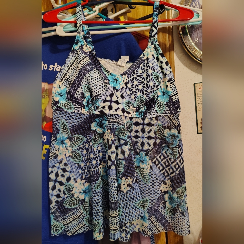 Croft & Barrow Multicolor Patterned Top (Swim Top)